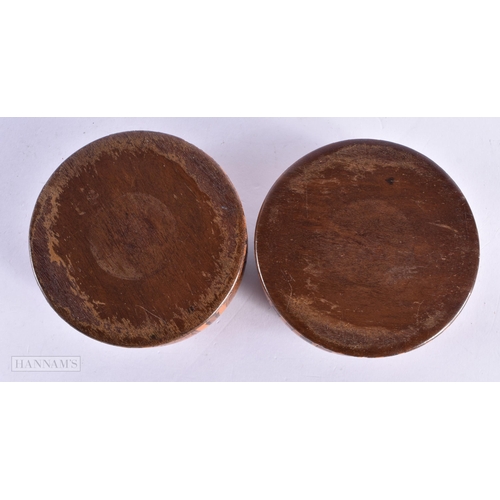 62 - A PAIR OF ANTIQUE TREEN WOOD BOXES AND COVERS. 9 cm wide.