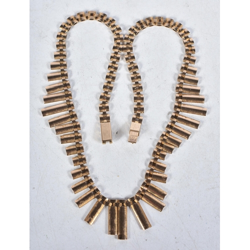 653 - A 9 Carat Gold Necklace. Stamped 375.  39cm long, weight 20.62g