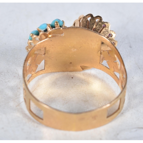 666 - An Antique Gold, Turquoise and Ruby Flower Ring. Size S, weight 4.31g