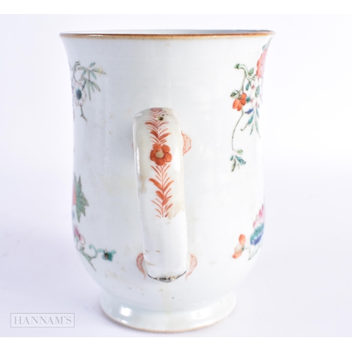 68 - AN 18TH CENTURY CHINESE EXPORT FAMILLE ROSE PORCELAIN TANKARD Qianlong. 16 cm high.