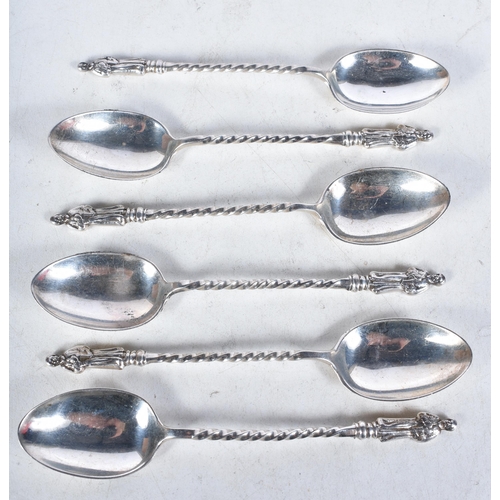 709 - A Set of Six Edwardian Silver Apostle Spoons by T H Hazlewood & Con.  Hallmarked Birmingham 1907.  1... 