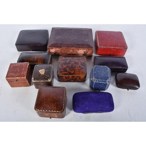 737 - Collection of Antique / Vintage Jewellery Boxes (12)