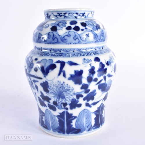 77 - A 19TH CENTURY CHINESE BLUE AND WHITE PORCELAIN BALUSTER VASE Late Qing. 14 cm high.