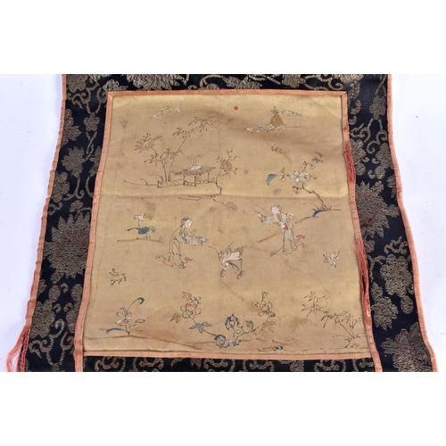 1097 - A RARE 18TH CENTURY CHINESE GU TYPE SILK EMBROIDERED PANEL Qianlong, depicting figures within a land... 