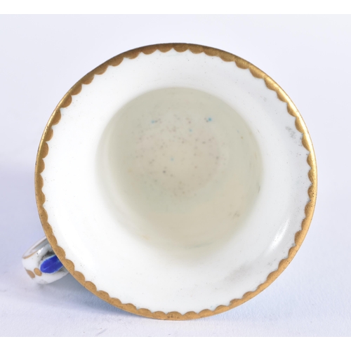 1197 - 18th century Chantilly custard cup and cover painted in underglaze blue with floral sprigs, hunting ... 