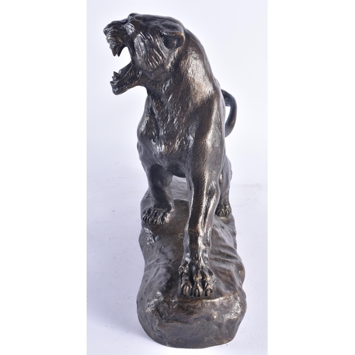 1220 - THOMAS-FRANÇOIS CARTIER (1879-1943) Bronze, Tiger. 40 cm x 28 cm.