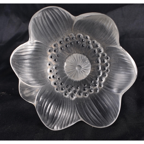 1225 - A FRENCH LALIQUE GLASS FLOWER. 11 cm x 8 cm.