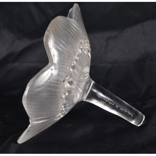 1225 - A FRENCH LALIQUE GLASS FLOWER. 11 cm x 8 cm.