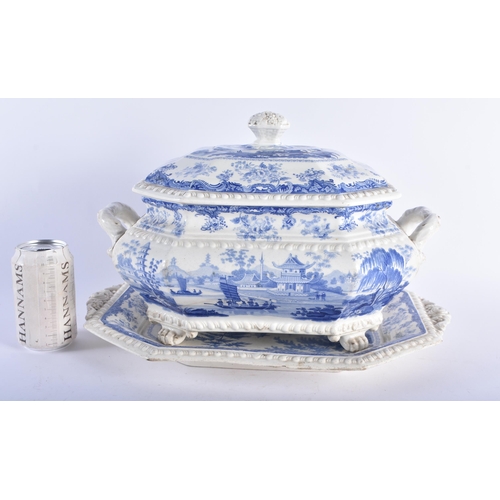 1290 - A VERY LARGE EARLY 19TH CENTURY 'CHINESE MARINE' BLUE AND WHITE TUREEN COVER AND STAND possibly Mint... 