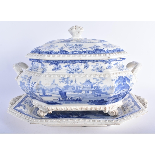 1290 - A VERY LARGE EARLY 19TH CENTURY 'CHINESE MARINE' BLUE AND WHITE TUREEN COVER AND STAND possibly Mint... 