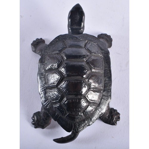 1320 - A 19TH CENTURY JAPANESE MEIJI PERIOD BRONZE TORTOISE OKIMONO. 9 cm x 6 cm.