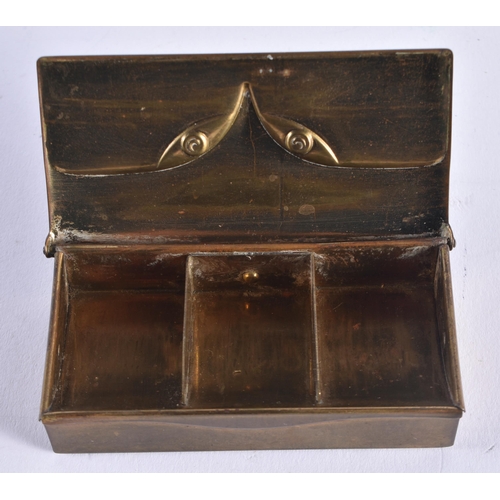 1353 - AN ART DECO GESCHUTZ AUSTRIAN OWL STAMP BOX. 8 cm x 4 cm.