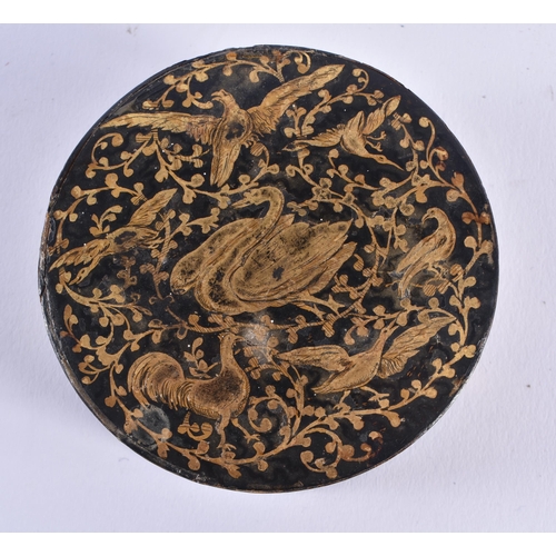 1379 - AN EARLY 19TH CENTURY GERMAN STOBWASSER PAPIER MACHE SNUFF BOX painted with gilded birds amongst fol... 