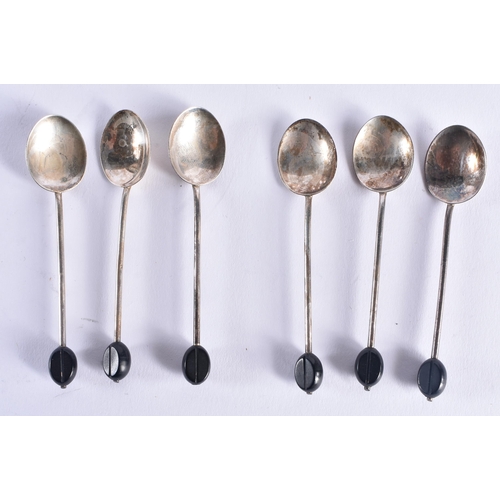 1406 - A CASED SET OF SILVER SPOONS. 36 grams. 9.5 cm long. (6)