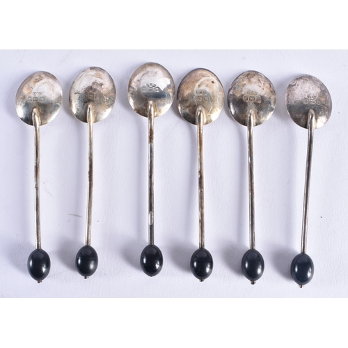 1406 - A CASED SET OF SILVER SPOONS. 36 grams. 9.5 cm long. (6)