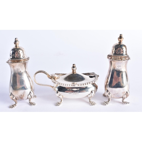 1407 - A CASED HARRODS OF LONDON SILVER CRUET SET. Silver 250 grams. Case 24 cm x 18 cm.