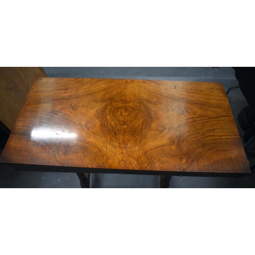 1436 - A FINE VICTORIAN FOLD OVER TABLE with inset roundels to the column supports. 76 cm x 90.5 xm x 90.5 ... 