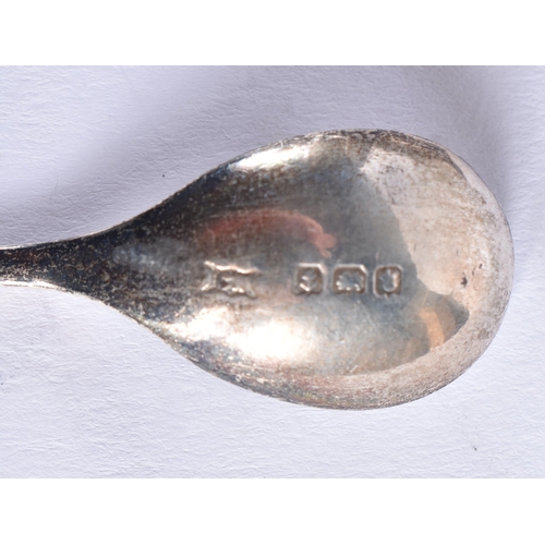 1462 - ASSORTED SILVER including spoons. 121 grams. (qty)