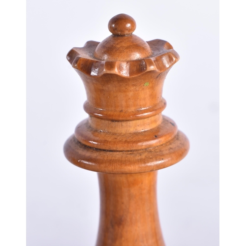 1486 - AN ANTIQUE BOXWOOD AND EBONY CHESSMEN CHESS SET. Largest 9 cm high. (qty)