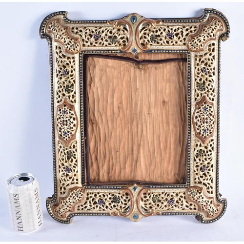 1497 - A VERY RARE LATE 19TH CENTURY HUNGARIAN FISCHER RETICULATED FRAME formed with Islamic style motifs. ... 