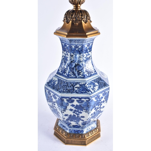 1502 - A LARGE EARLY 19TH CENTURY CHINESE BLUE AND WHITE PORCELAIN LAMP Qing, with French bronze mounts. 80... 