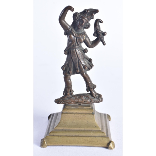 1510 - AN ANTIQUE BRONZE PUNCH AND JUDY FIGURE. 10 cm x 5.5 cm.