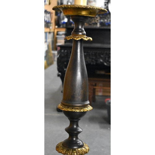 1524 - A FINE AND UNUSUAL PAIR OF EARLY 19TH CENTURY ENGLISH COUNTRY HOUSE BRONZE CANDLESTICK LAMPS with bo... 