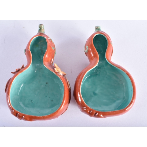 1535 - AN UNUSUAL PAIR OF 19TH CENTURY CHINESE CORAL GROUND PORCELAIN BRUSH WASHERS Qing. 12 cm x 7 cm.