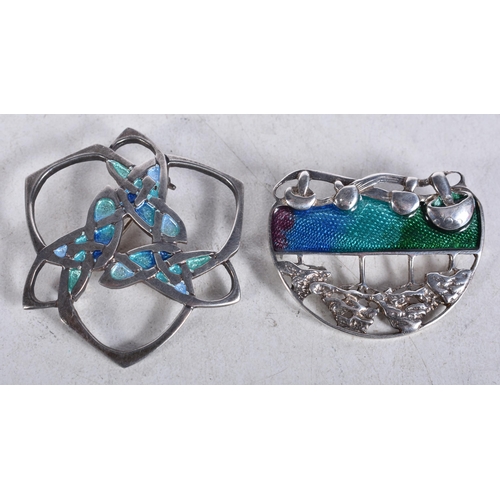 761 - Collection of Sterling Silver Brooches By Pat Chenney & Malcolm Gray x 2 15g. 4 cm x 3.5 cm. (2)