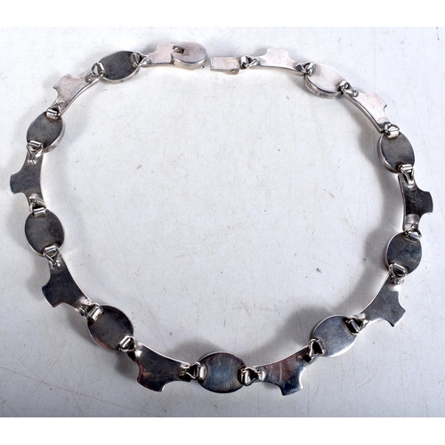 763 - Taxco Mexico Silver Statement Necklace 129g. 44 cm long.