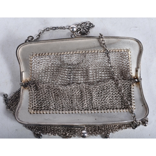 775 - .925 sterling silver chainmail ladies purse / bag. Chester. 81.1 grams. 10.5 cm x 10 cm.