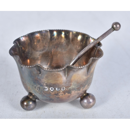 776 - 6 x .925 sterling silver victorian salt / condiment pots w/ Spoons. London 1886. 97.3 grams. Largest... 