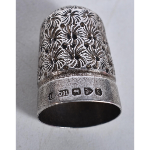 787 - 10 x .925 sterling silver thimbles & thimble case inc charles horner. 53.4 grams. 2.5 cm x 2.25 cm. ... 