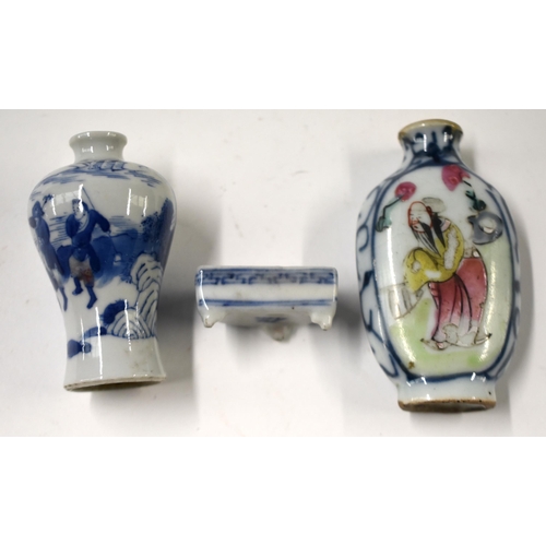 831 - A 19TH CENTURY CHINESE FAMILLE ROSE PORCELAIN SNUFF BOTTLE Qing, together with another snuff & a dis... 