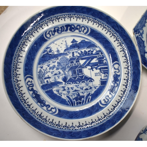 837 - AN 18TH CENTURY CHINESE EXPORT BLUE AND WHITE DISH Qianlong etc. Largest 27 cm wide. (4)