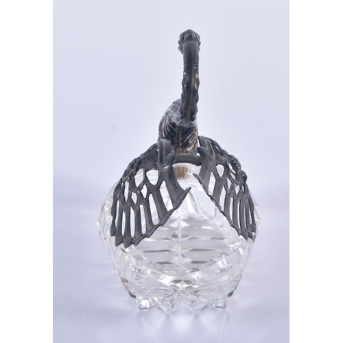 933 - .925 sterling silver topped swan form glass trinket box. 239 grams overall. 10 cm x 10.75 cm.