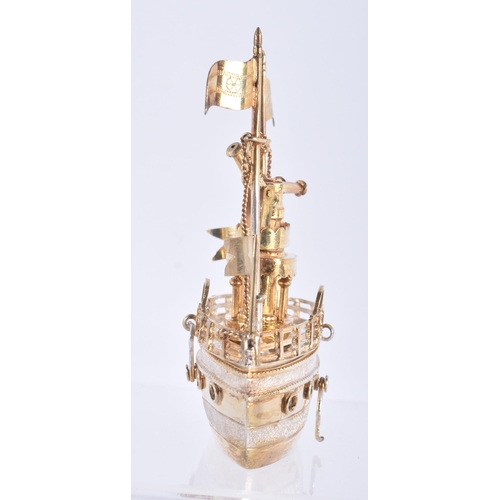 938 - Gilt Continental .930 Silver Novelty Ship Box 192g. 13.25 cm x 12.75 cm.