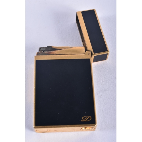 958 - Vintage S.T DUPONT Paris Gold Plate & Black Lacquer Cigarette Lighter. 6.25 cm x 3.75 cm.