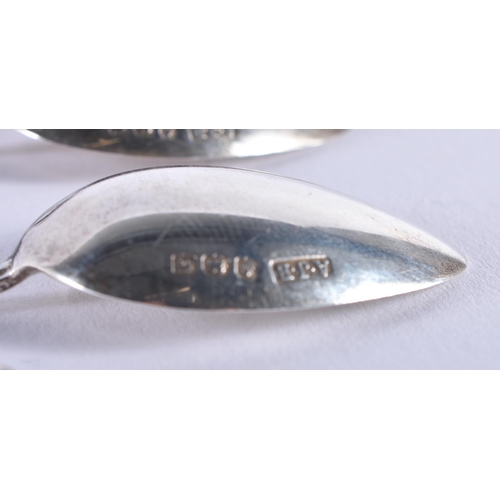 970 - 6 x .925 sterling silver apostle spoons in fitted case. Birmingham 1931. 34 grams. 10 cm long.