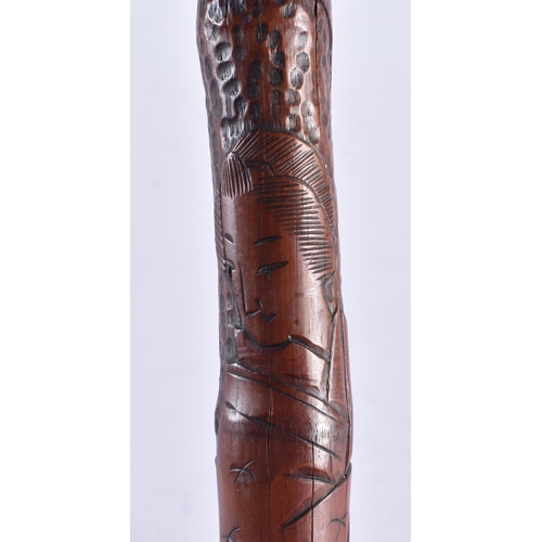 105 - A 19TH CENTURY JAPANESE MEIJI PERIOD CARVED BAMBOO GEISHA WALKING CANE. 86 cm long.