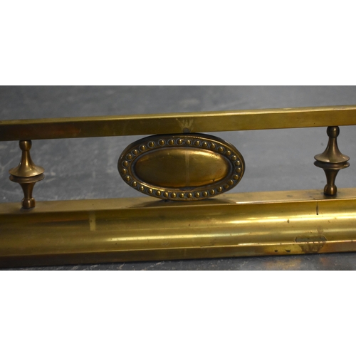 118 - AN ART NOUVEAU BRASS FENDER. 127 cm wide.