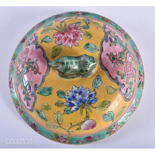 130E - A CHINESE REPUBLICAN PERIOD STRAITS PORCELAIN BOWL AND COVER decorated with flowers. 17 cm x 19 cm