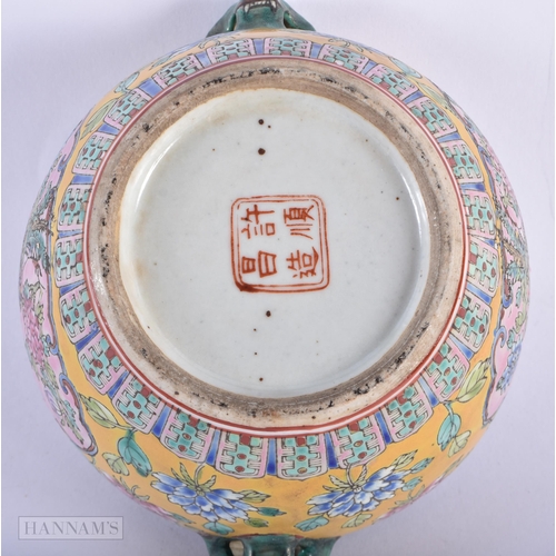 130E - A CHINESE REPUBLICAN PERIOD STRAITS PORCELAIN BOWL AND COVER decorated with flowers. 17 cm x 19 cm