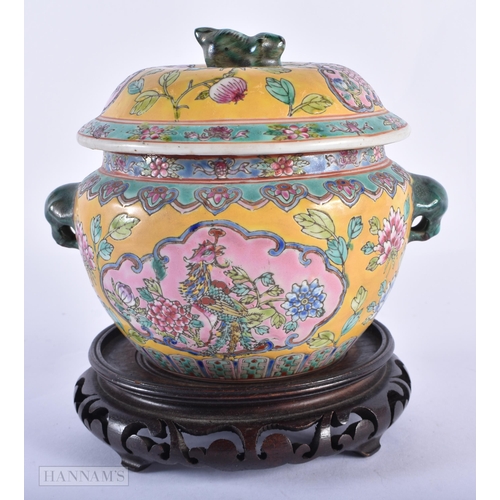 130E - A CHINESE REPUBLICAN PERIOD STRAITS PORCELAIN BOWL AND COVER decorated with flowers. 17 cm x 19 cm