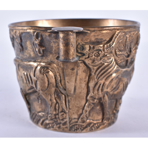 161 - A GREEK GRAND TOUR GILDED CUP After the Antiquity. 12.5 cm wide.