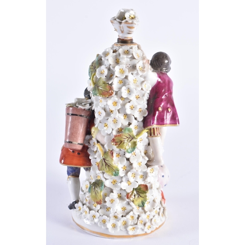 18 - A 19TH CENTURY FRENCH SAMSONS OF PARIS PORCELAIN SCENT BOTTLE AND STOPPER formed with figures. 15 cm... 