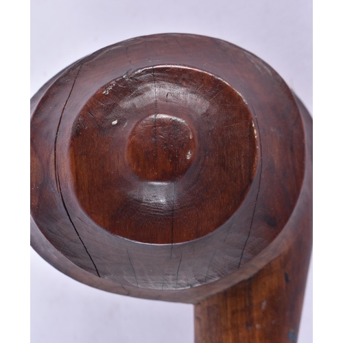 255 - AN UNUSUAL 19TH CENTURY TRIBAL CARVED WOOD THROWING CLUB possibly Chinese Huanghuali wood. 65 cm lon... 