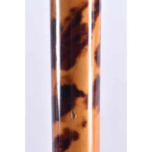 291 - AN EARLY VICTORIAN YELLOW METAL MOUNTED TORTOISESHELL WALKING CANE. 91 cm long.