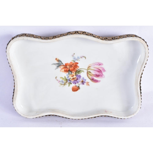 301 - AN EARLY 20TH CENTURY CONTINENTAL PORCELAIN BOX AND COVER with gilt mounts. 21 cm x 30 cm inc handle... 