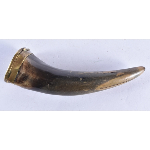 304 - AN UNUSUAL 19TH CENTURY INDIAN CARVED HORN POWDER HORN OR SNUFF MULL with yellow metal mounted mount... 